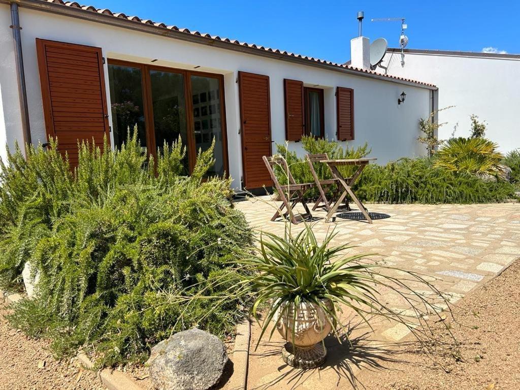 La Piana Holiday House Bassacutena Ngoại thất bức ảnh
